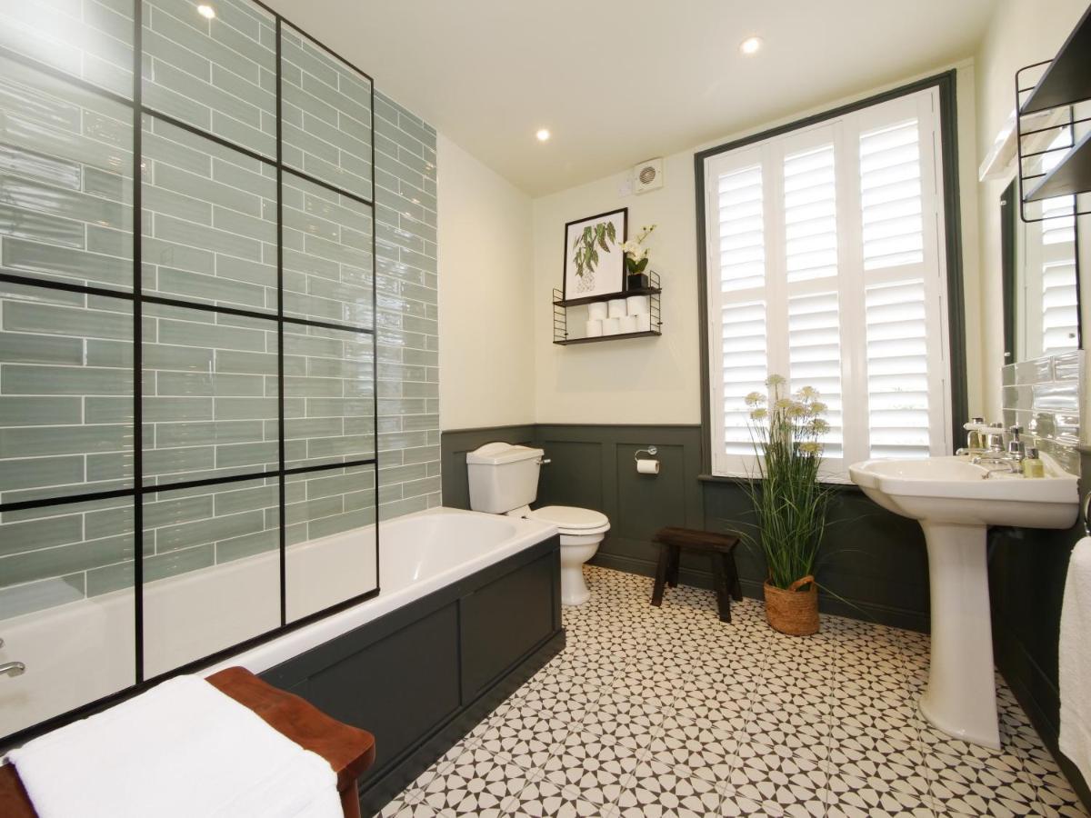 Bar Wall Cottage-City Wall Views-Sleeps 5 ヨーク エクステリア 写真