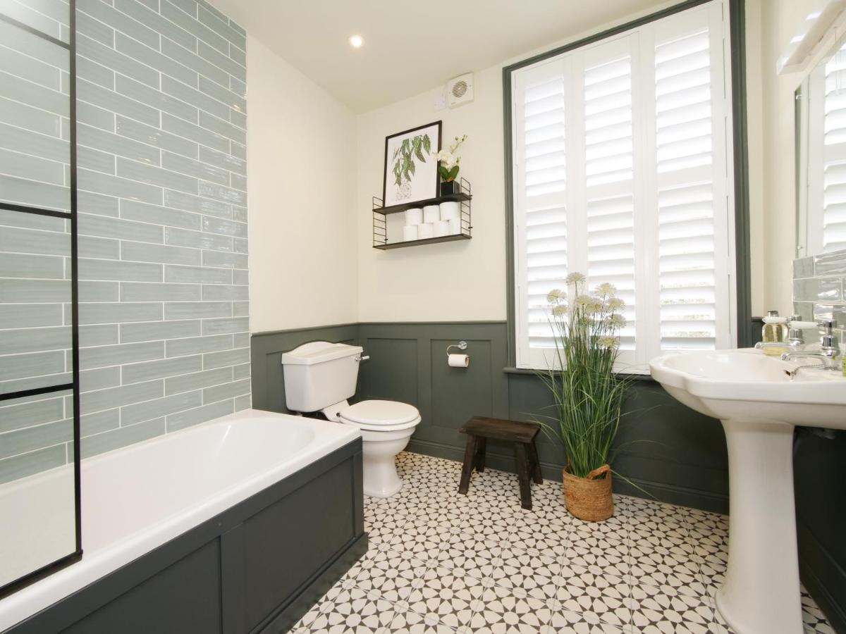 Bar Wall Cottage-City Wall Views-Sleeps 5 ヨーク エクステリア 写真